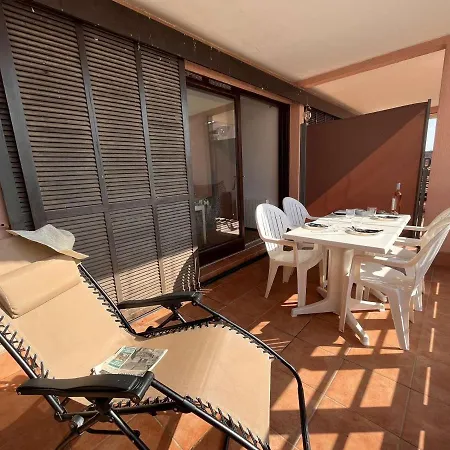 Climatise Avec Piscine Et Parking A Saint-aygulf - Fr-1-226a-125 * Фрежюс