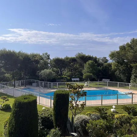 Climatise Avec Piscine Et Parking A Saint-aygulf - Fr-1-226a-125 Апартаменты *