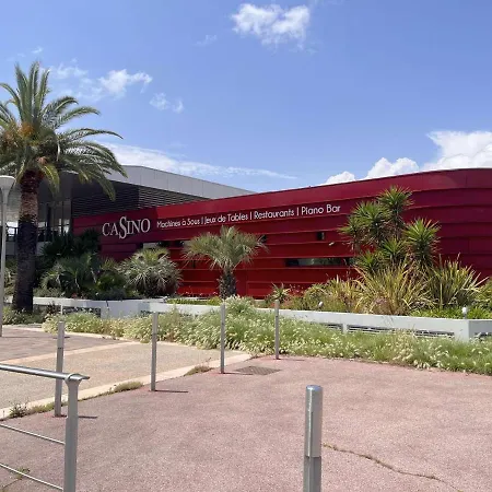 Calme Avec Piscine, Parking Prive, Et Acces Proche A La - 4 Couchages - Fr-1-226a-125 * Frejus