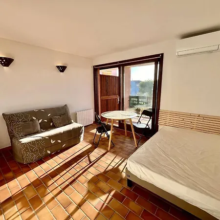 Calme Avec Piscine, Parking Prive, Et Acces Proche A La - 4 Couchages - Fr-1-226a-125 Apartment *